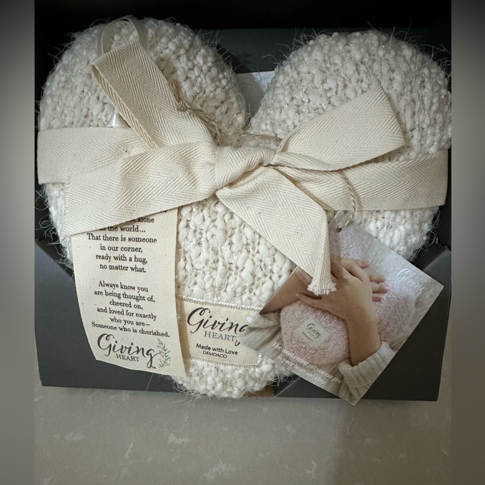 Demdaco Ivory Giving Heart Pillow NWT